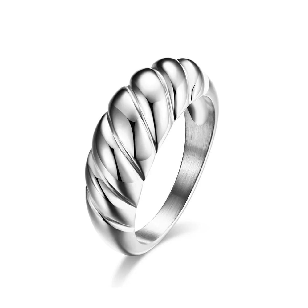 Lyna Twist Band Ring