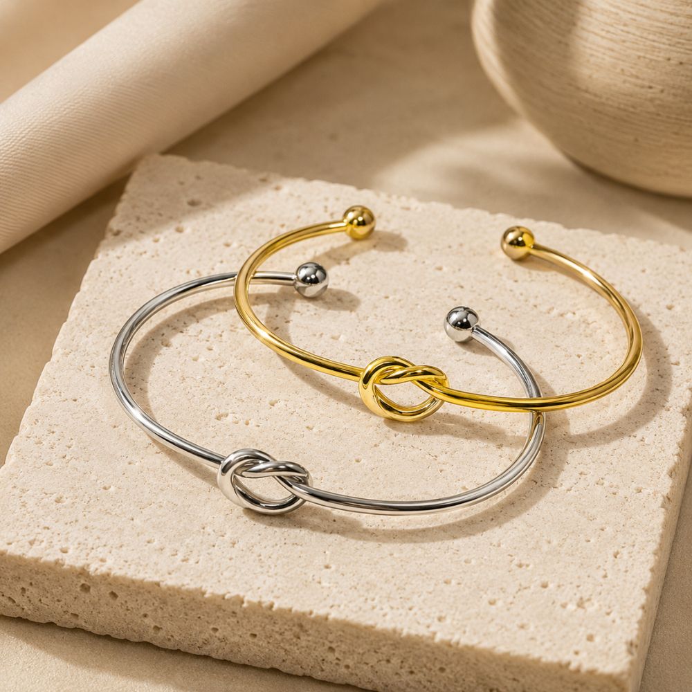 Hera Twist Bangle